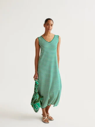 Vestido largo de punto con estampado de rayas