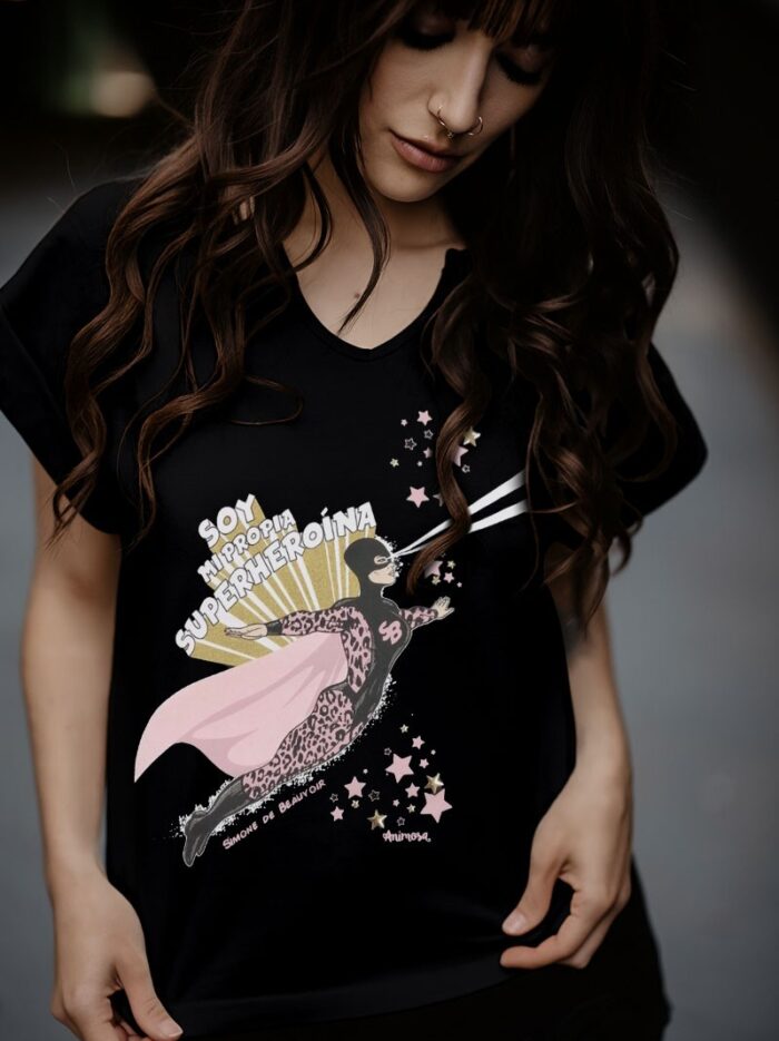 camiseta-negra-simone-de-beauvoir-super-heroina (1)