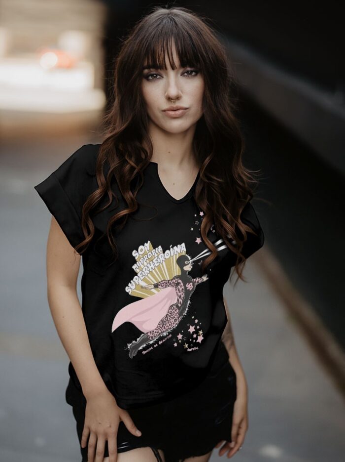 camiseta-negra-simone-de-beauvoir-super-heroina