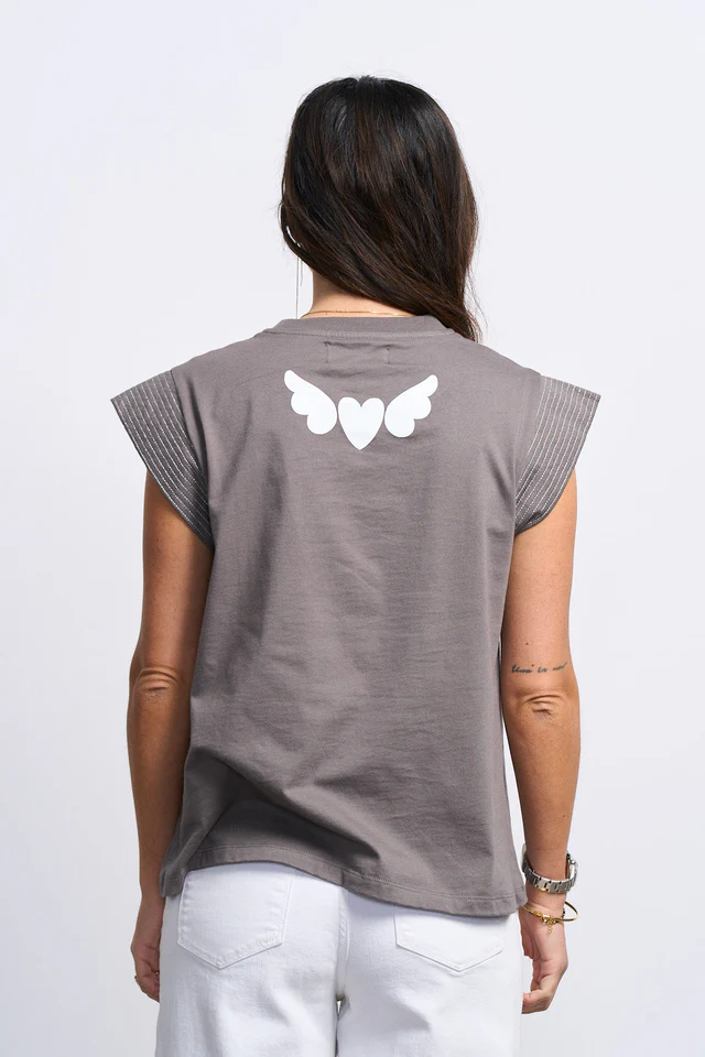 anabel_lee_camiseta_gris_aitana__027_640x_crop_center anabel_lee_camiseta_gris_aitana__027_640x_crop_center