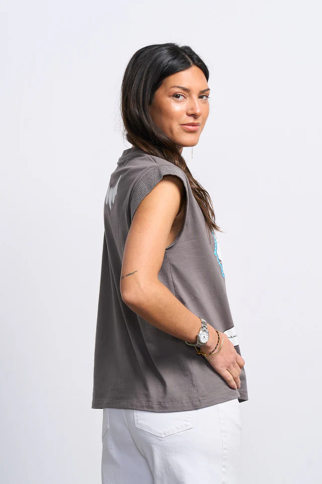 anabel_lee_camiseta_gris_aitana__028_640x_crop_center anabel_lee_camiseta_gris_aitana__028_640x_crop_center