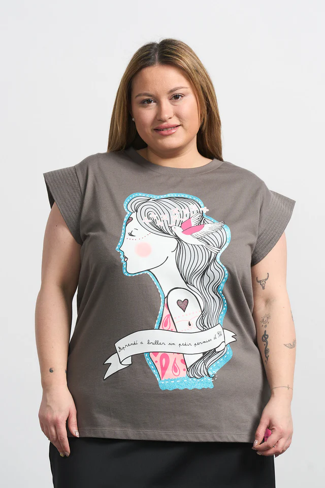 anabellee_camisetagris_f_021_640x_crop_center anabellee_camisetagris_f_021_640x_crop_center