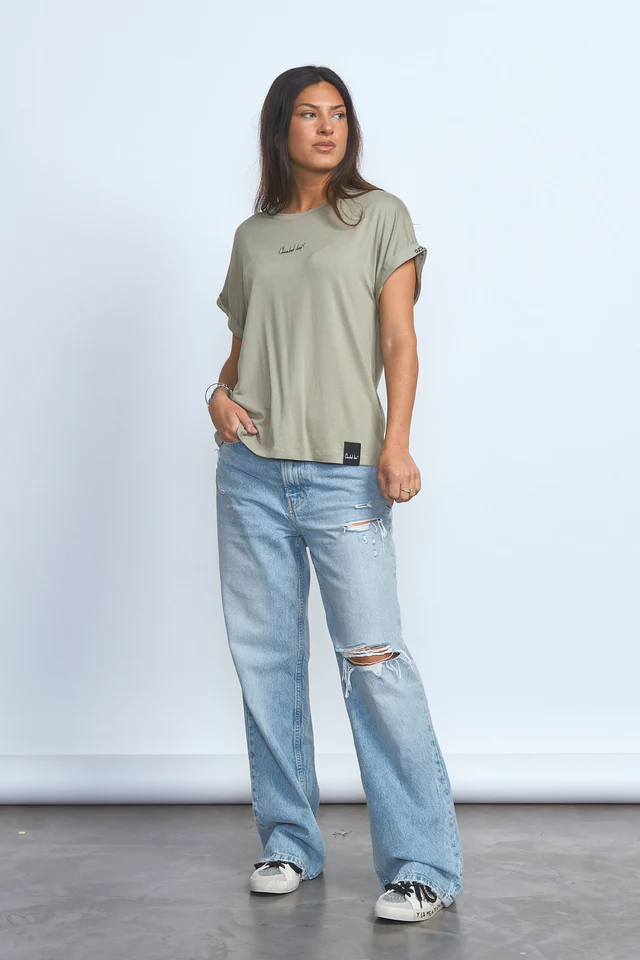 anabellee_camisetas_basicas_2026_013_640x_crop_center anabellee_camisetas_basicas_2026_013_640x_crop_center