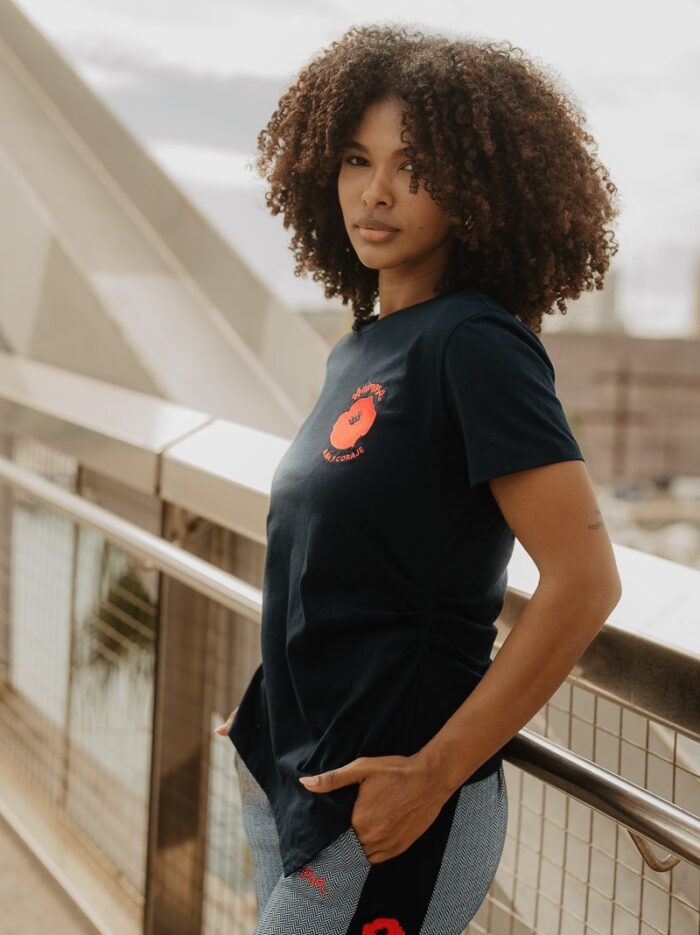 camiseta-amapolas-negra